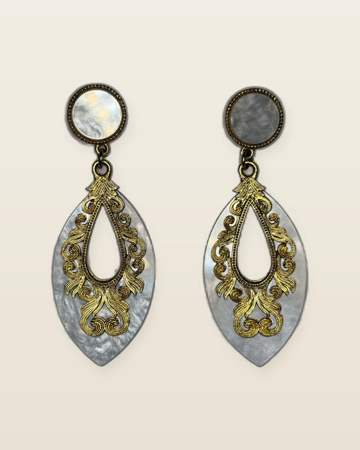 Aarna Earrings, gold