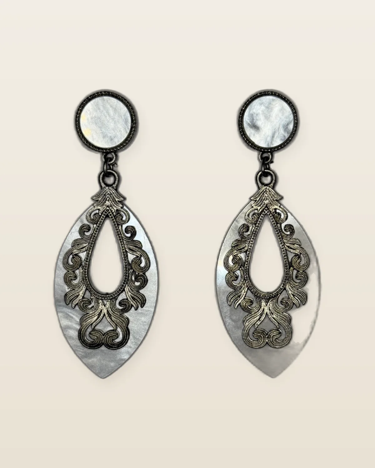 Aarna Earrings, silver