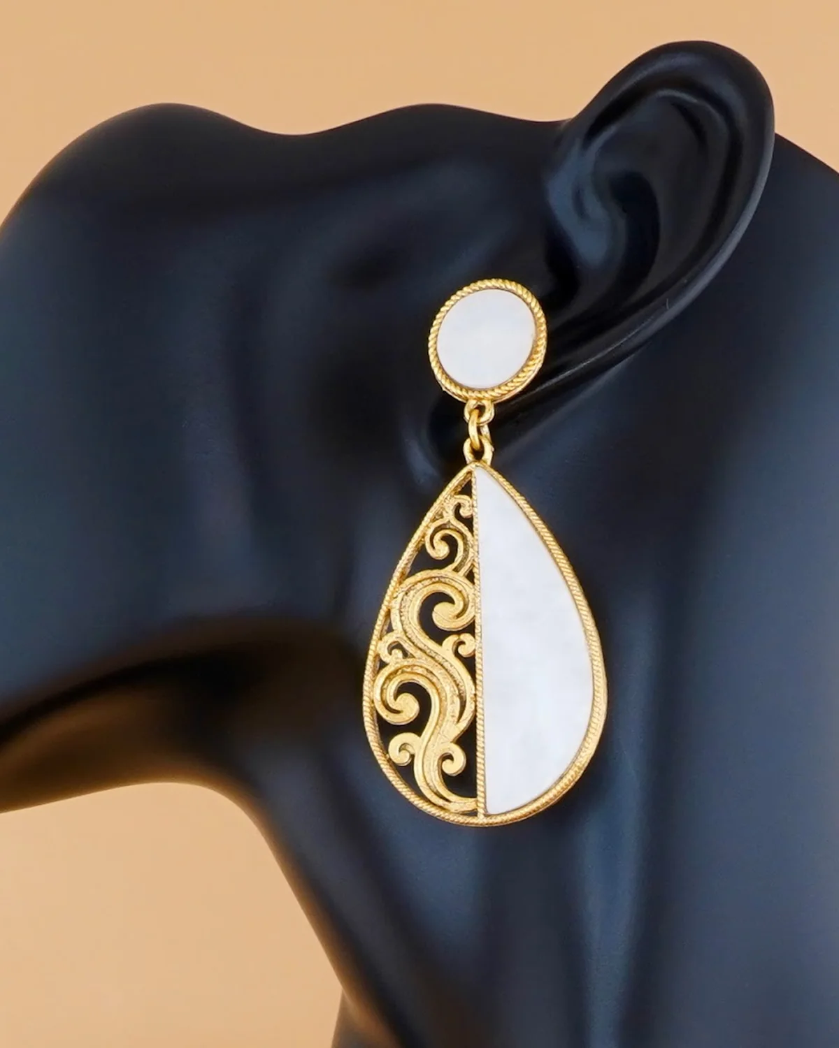 Saaya Earrings, gold